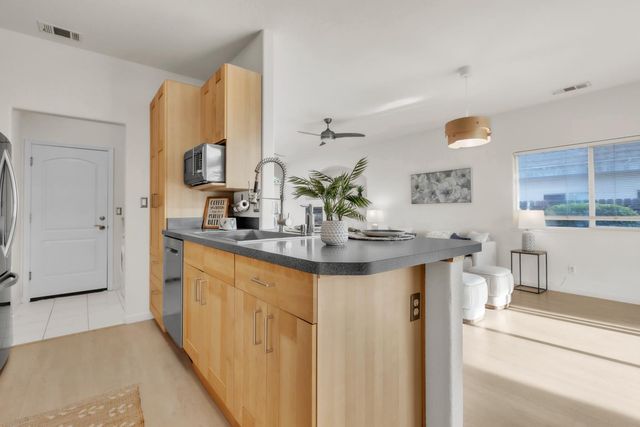 3905 Apple Blossom Way, Carmichael, CA 95608