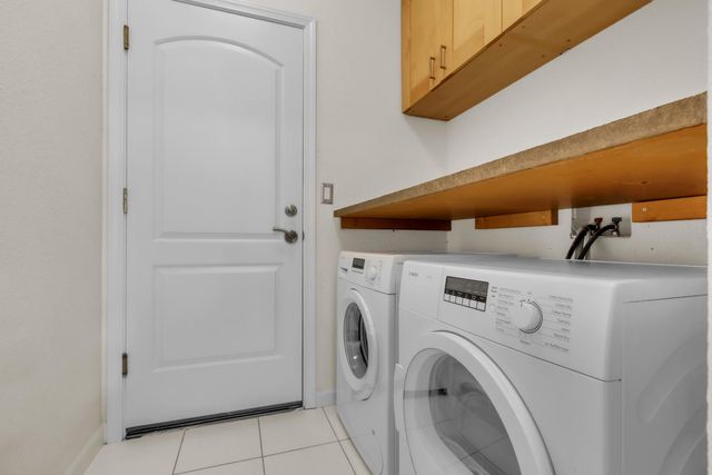 3905 Apple Blossom Way, Carmichael, CA 95608