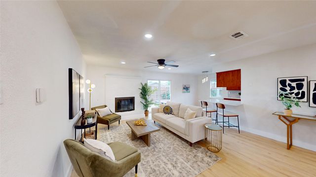 4122 Victoria Street, Irving, TX 75062