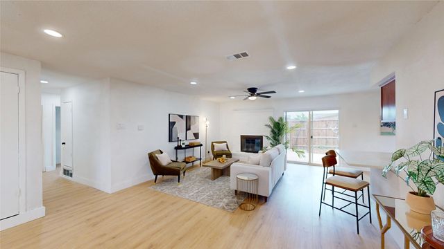 4122 Victoria Street, Irving, TX 75062