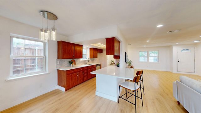 4122 Victoria Street, Irving, TX 75062