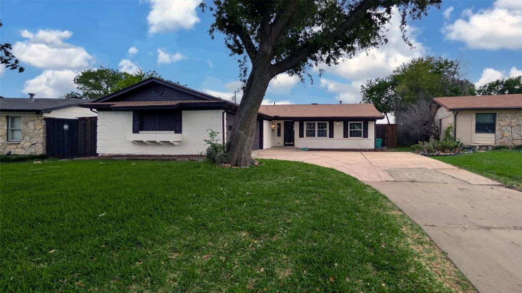 4122 Victoria Street, Irving, TX 75062