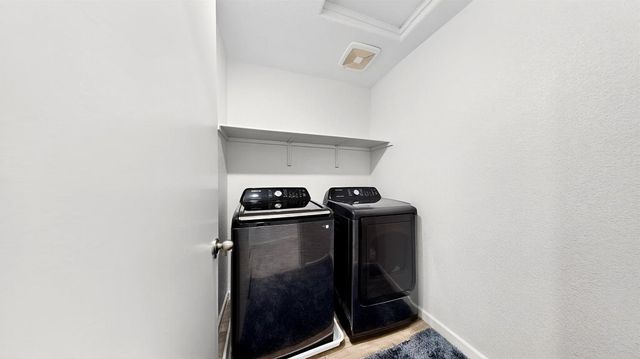 6421 Maple Leaf Ln, Riverbank, CA 95367