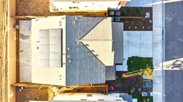 6421 Maple Leaf Ln, Riverbank, CA 95367