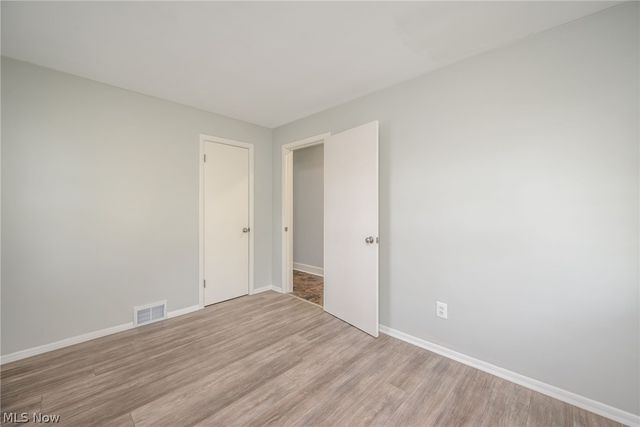 7570 Richmond Road, Oakwood Village, OH 44146