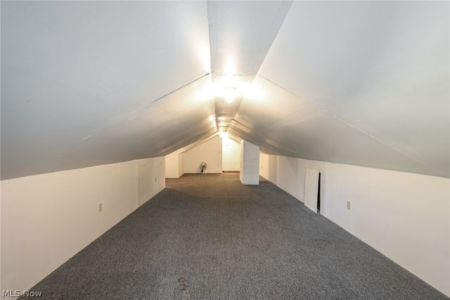 7570 Richmond Road, Oakwood Village, OH 44146