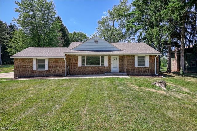 7570 Richmond Road, Oakwood Village, OH 44146