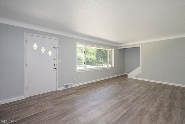 7570 Richmond Road, Oakwood Village, OH 44146