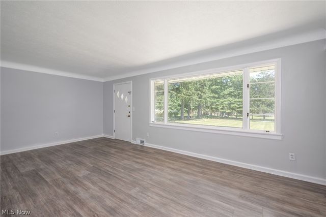 7570 Richmond Road, Oakwood Village, OH 44146