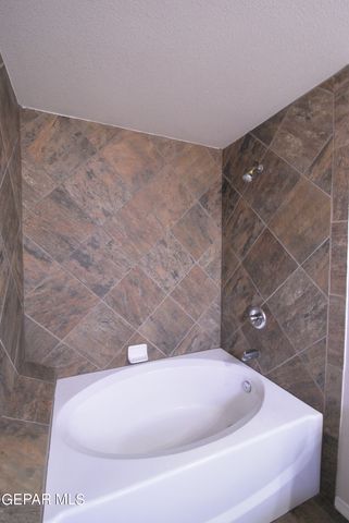 610 VILLAS DEL VALLE Drive, Socorro, TX 79927