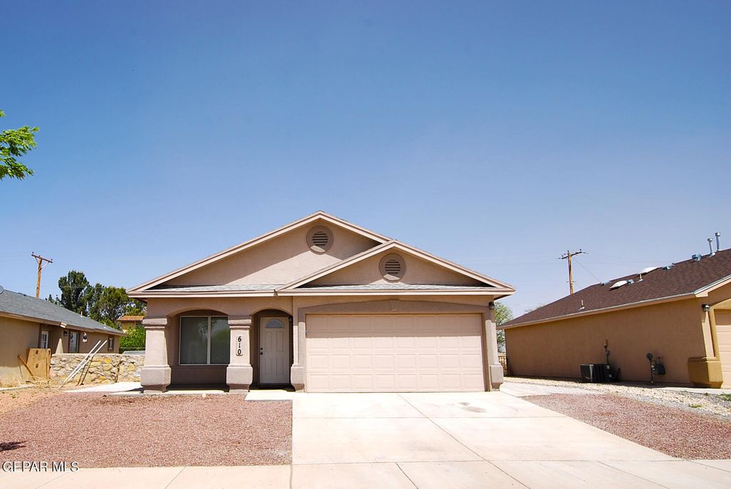 610 VILLAS DEL VALLE Drive, Socorro, TX 79927