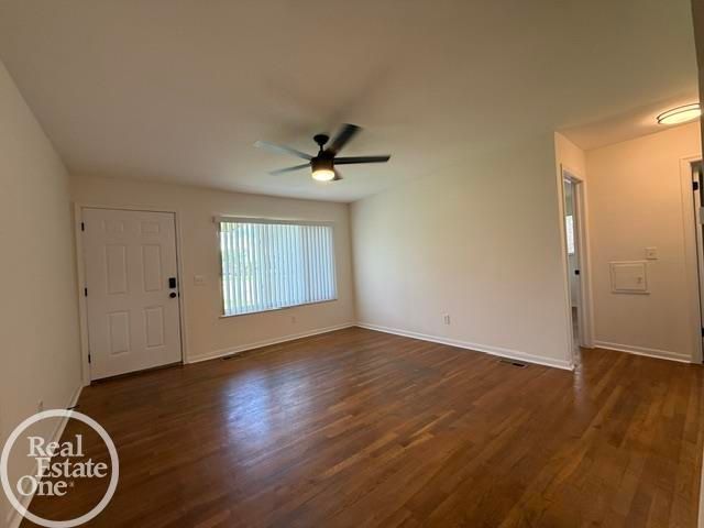 27550 E Schiller Street, Chesterfield Twp, MI 48047