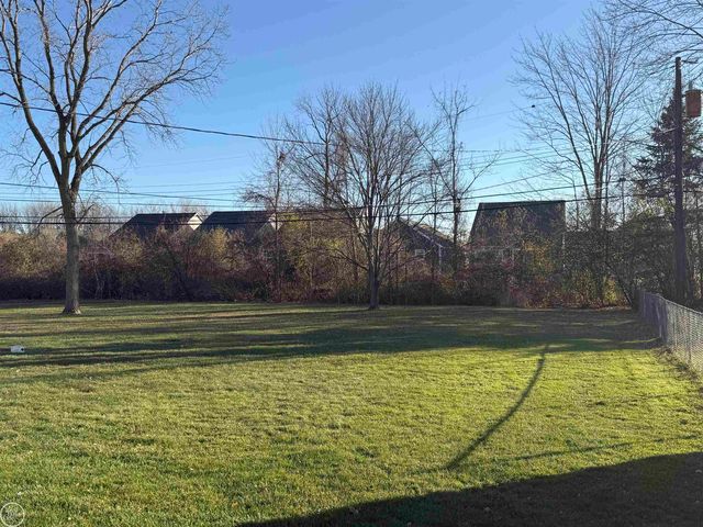 27550 E Schiller Street, Chesterfield Twp, MI 48047