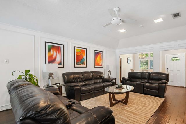 824 Cherlynne Drive, Cedar Hill, TX 75104
