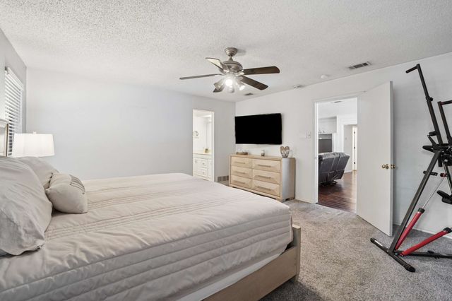 824 Cherlynne Drive, Cedar Hill, TX 75104