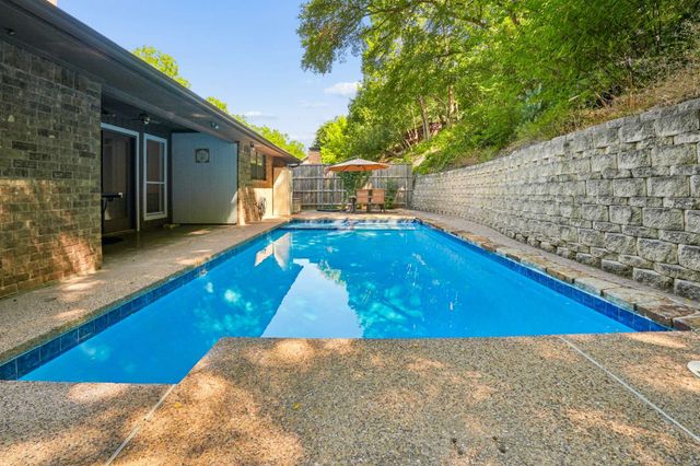 824 Cherlynne Drive, Cedar Hill, TX 75104