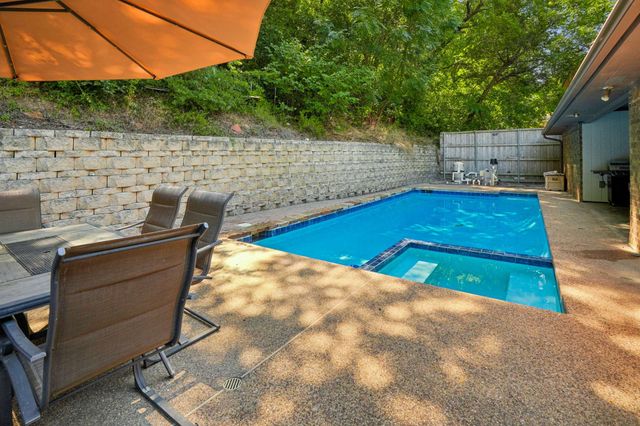 824 Cherlynne Drive, Cedar Hill, TX 75104