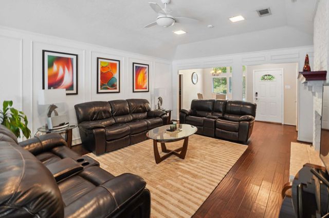 824 Cherlynne Drive, Cedar Hill, TX 75104