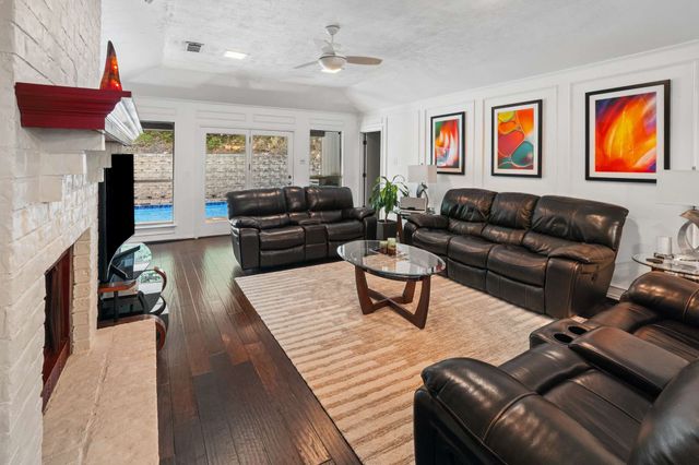 824 Cherlynne Drive, Cedar Hill, TX 75104