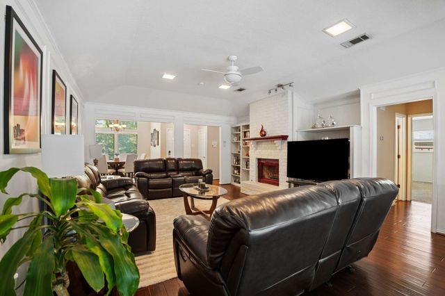 824 Cherlynne Drive, Cedar Hill, TX 75104