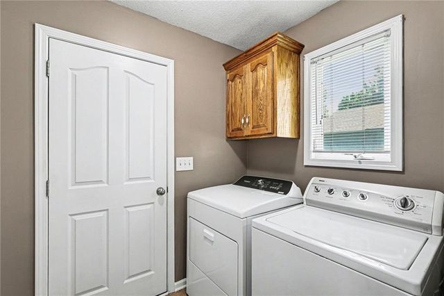 10208 N Spruce Avenue, Kansas City, MO 64156