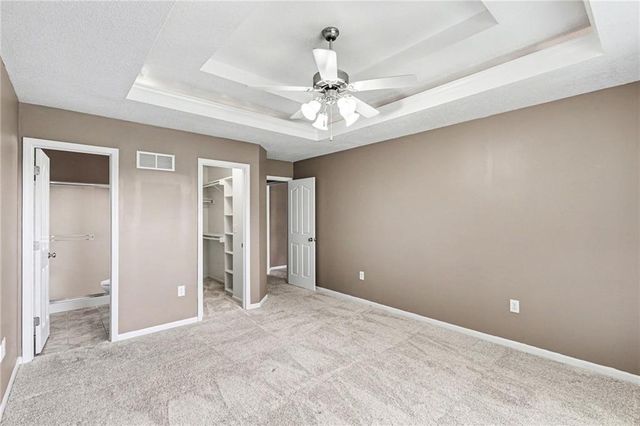 10208 N Spruce Avenue, Kansas City, MO 64156