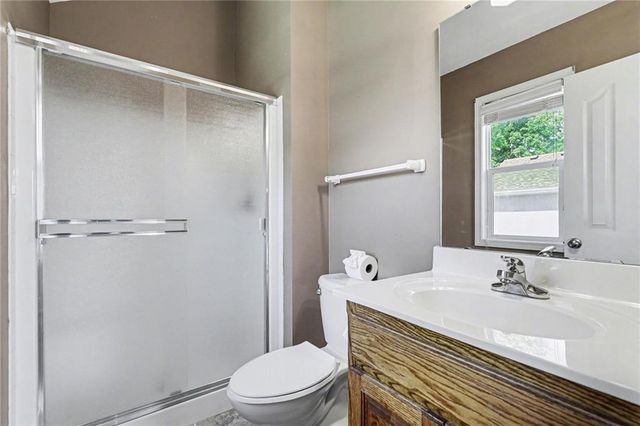 10208 N Spruce Avenue, Kansas City, MO 64156