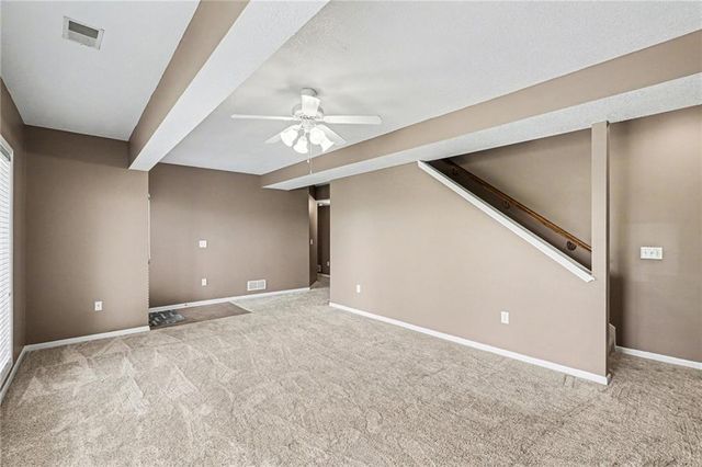 10208 N Spruce Avenue, Kansas City, MO 64156