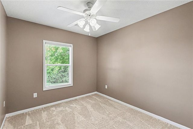 10208 N Spruce Avenue, Kansas City, MO 64156