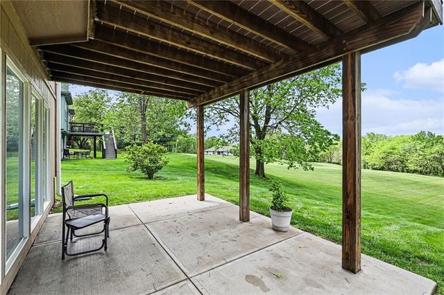 10208 N Spruce Avenue, Kansas City, MO 64156