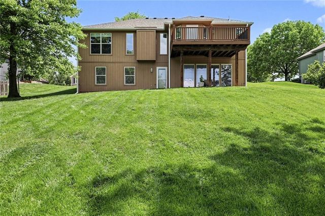 10208 N Spruce Avenue, Kansas City, MO 64156