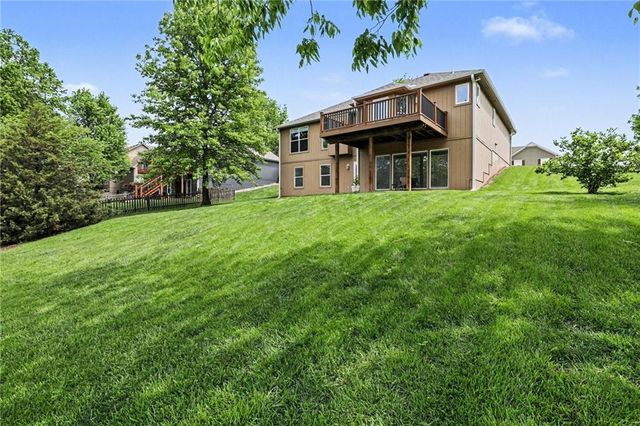 10208 N Spruce Avenue, Kansas City, MO 64156