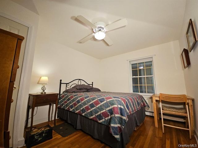 10 Phyllis Road, Mastic Beach, NY 11951