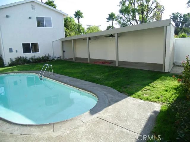 6225 Melvin Avenue, Tarzana, CA 91335