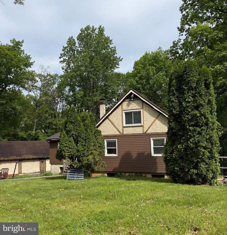 2295 LAUREL RIDGE RD, Narvon, PA 17555