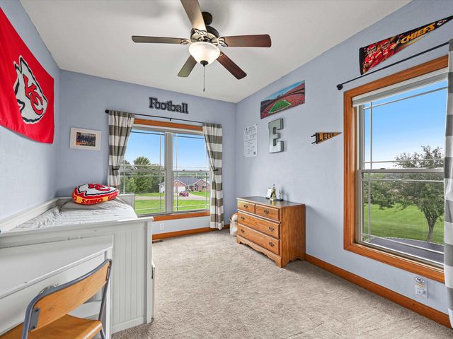 7460 Prairie View Lane, Dubuque, IA 52003