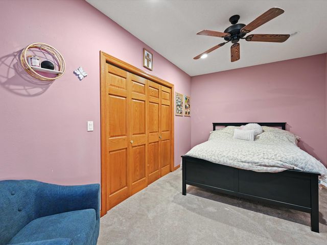 7460 Prairie View Lane, Dubuque, IA 52003