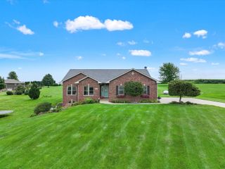 7460 Prairie View Lane, Dubuque, IA 52003