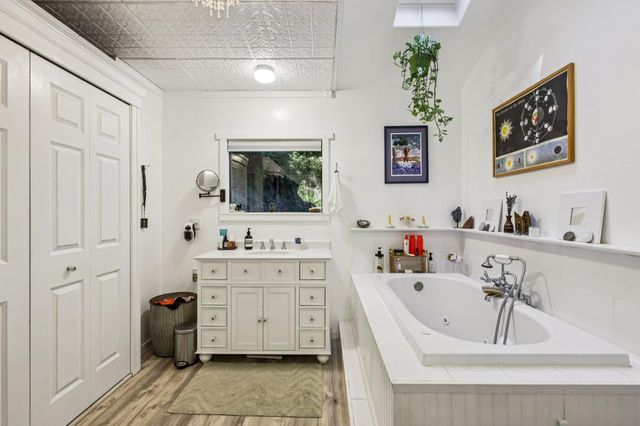 421 Hillside Dr., Boulder Creek, CA 95006