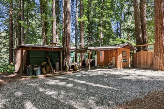 421 Hillside Dr., Boulder Creek, CA 95006