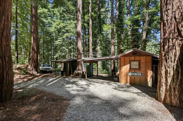 421 Hillside Dr., Boulder Creek, CA 95006