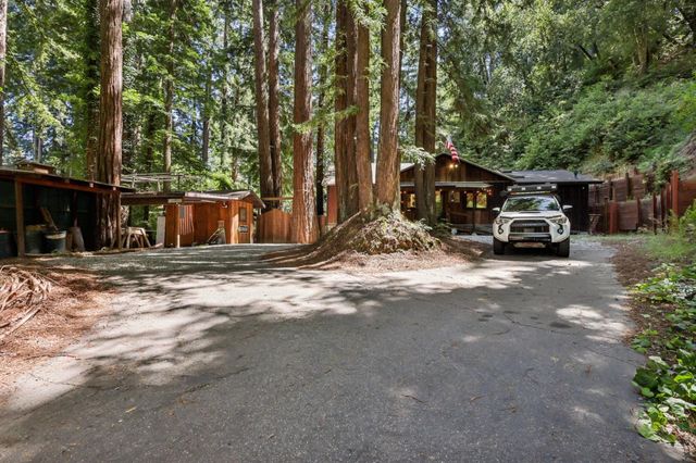 421 Hillside Dr., Boulder Creek, CA 95006