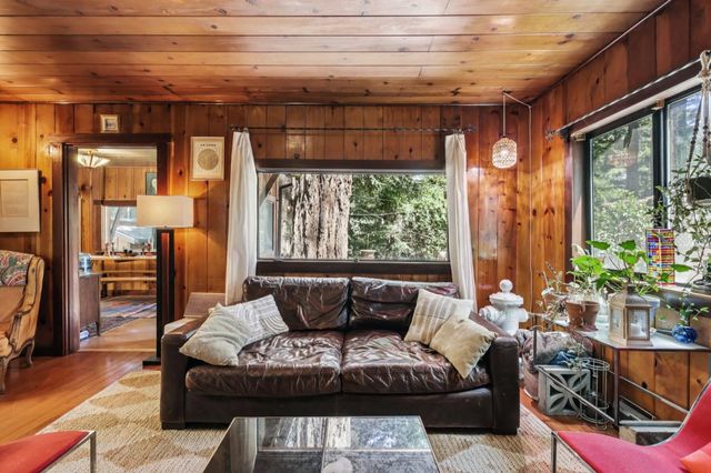 421 Hillside Dr., Boulder Creek, CA 95006