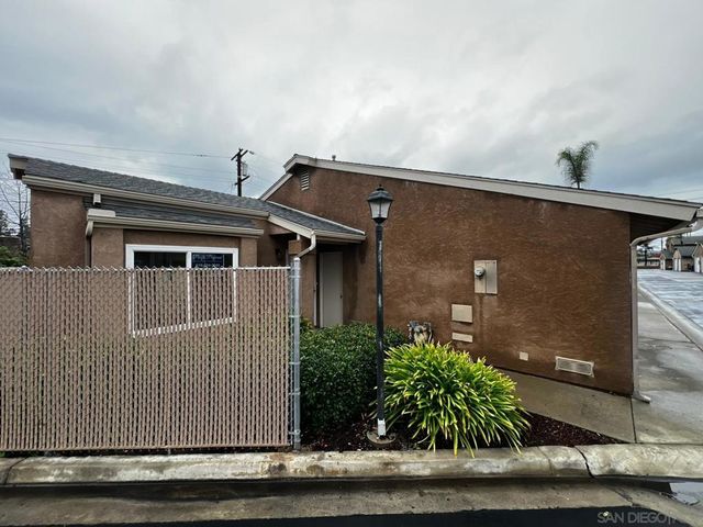 655 E Washington Ave J, El Cajon, CA 92020