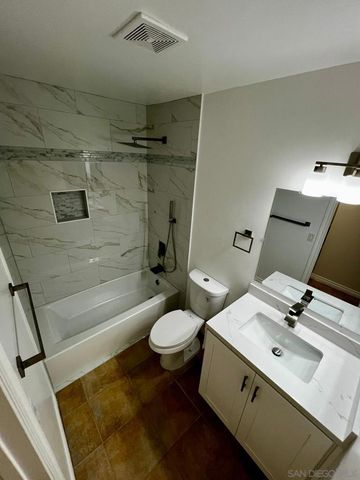 655 E Washington Ave J, El Cajon, CA 92020