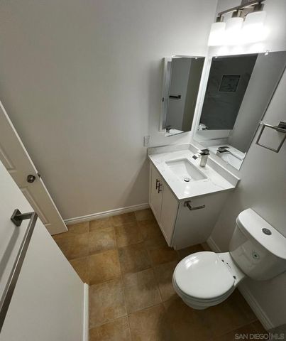 655 E Washington Ave J, El Cajon, CA 92020