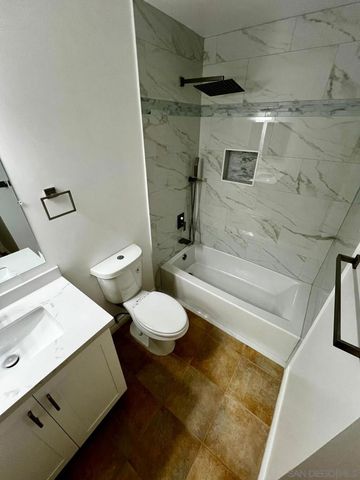 655 E Washington Ave J, El Cajon, CA 92020