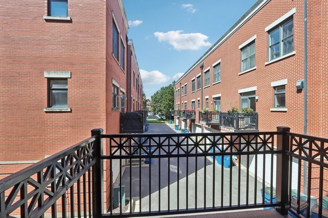 1512 S Halsted Street, Chicago, IL 60607