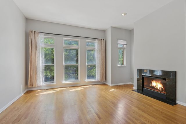 1512 S Halsted Street, Chicago, IL 60607