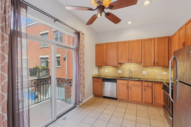 1512 S Halsted Street, Chicago, IL 60607